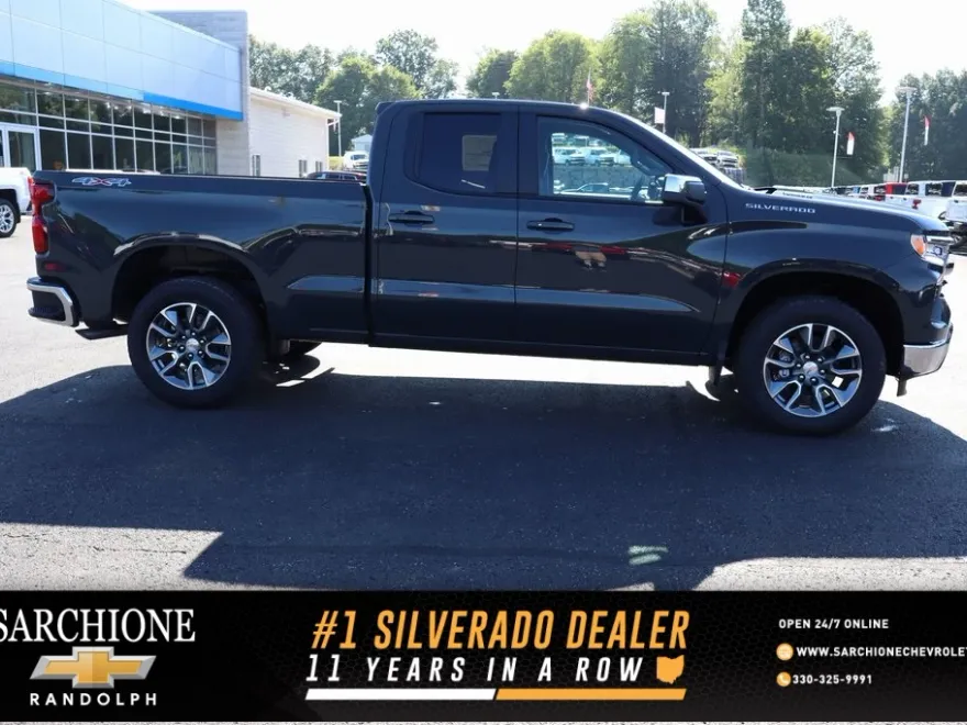 2026 Chevrolet Silverado 1500 LT photo 1