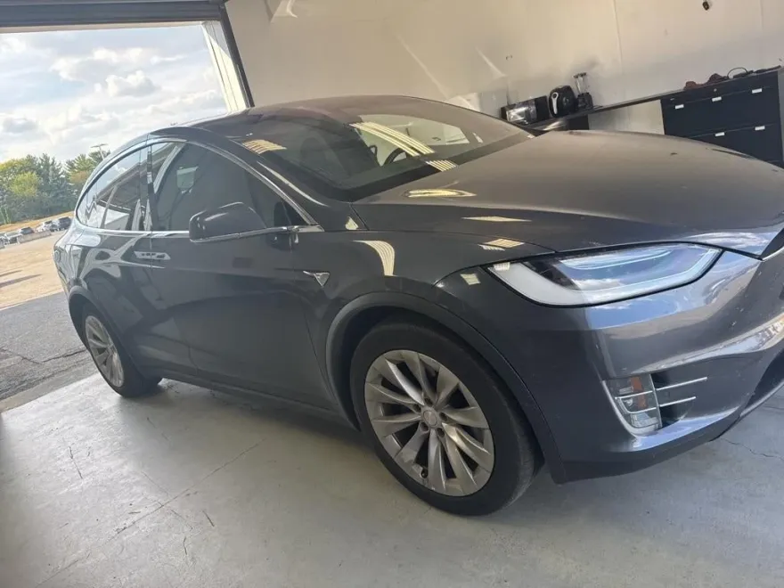 2020 Tesla Model X Long Range photo 1
