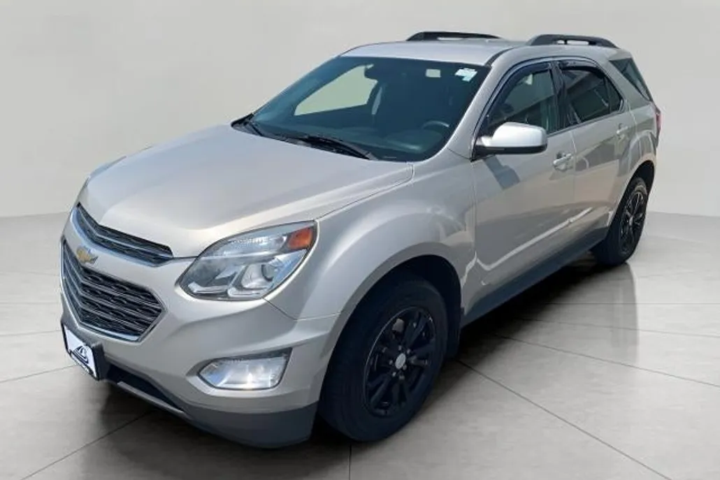 2016 Chevrolet Equinox LT photo 1