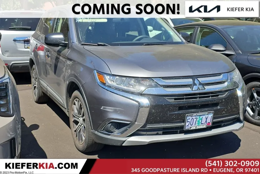 2018 Mitsubishi Outlander ES photo 1