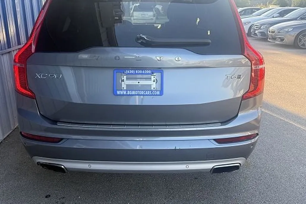 2016 Volvo XC90 AWD T6 Momentum photo 1
