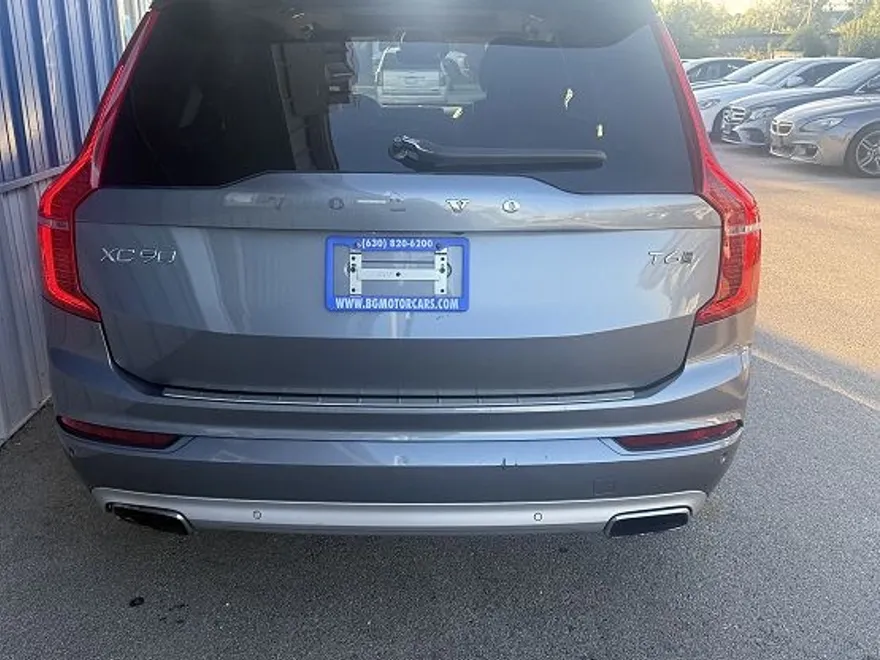 2016 Volvo XC90 AWD T6 Momentum photo 1