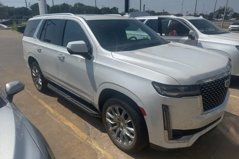 2022 Cadillac Escalade Premium Luxury photo 1