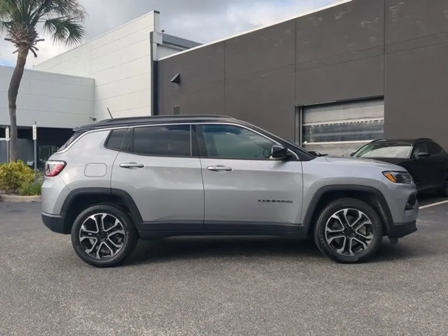 2023 Jeep Compass Limited photo 1