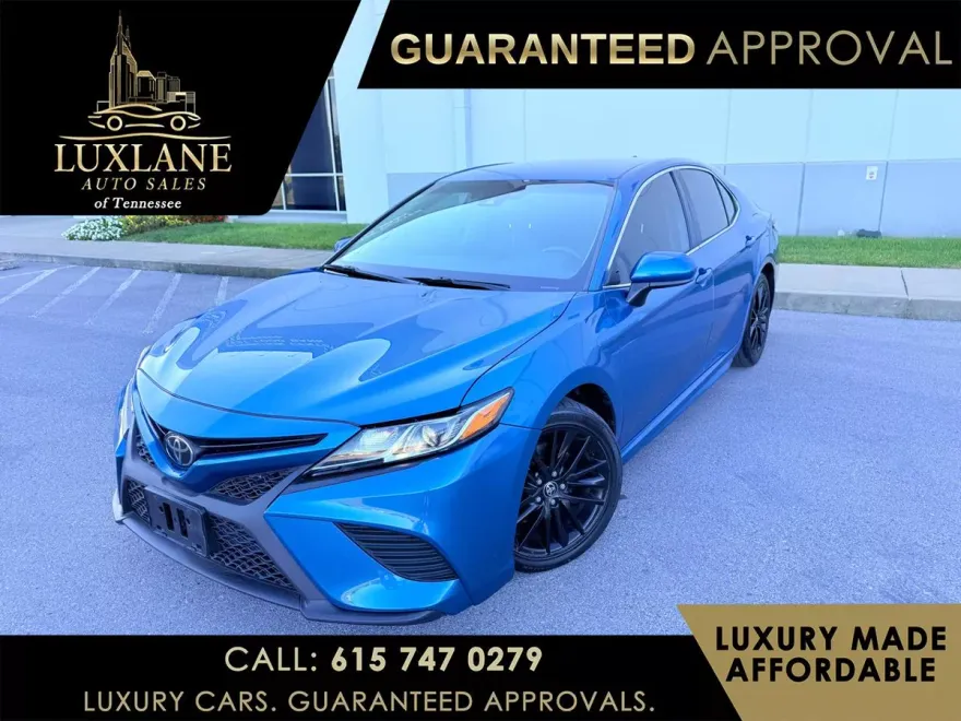 2020 Toyota Camry SE photo 1