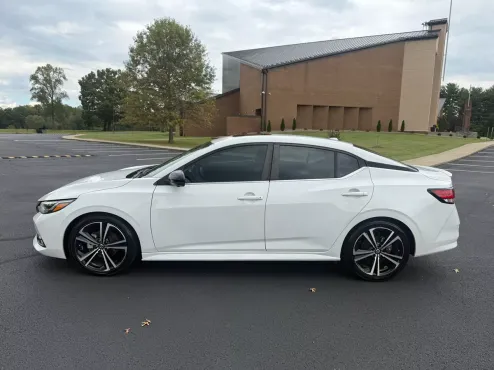2021 Nissan Sentra SR photo 4