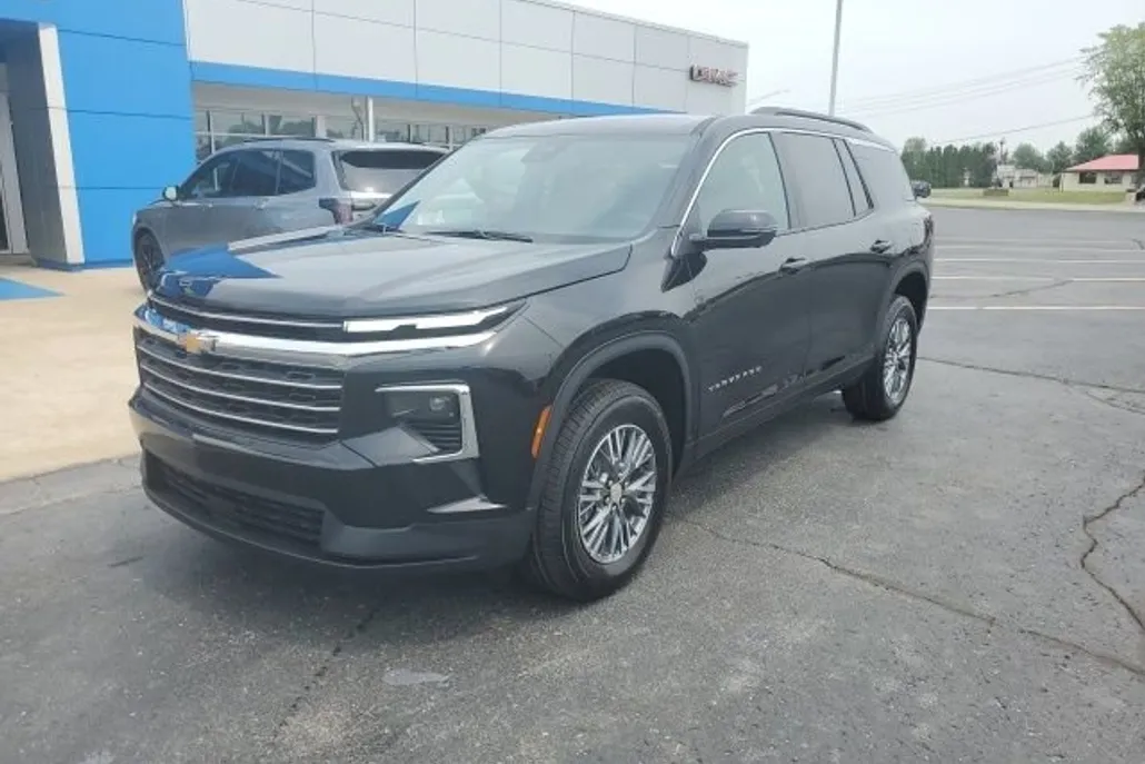 2025 Chevrolet Traverse photo 1