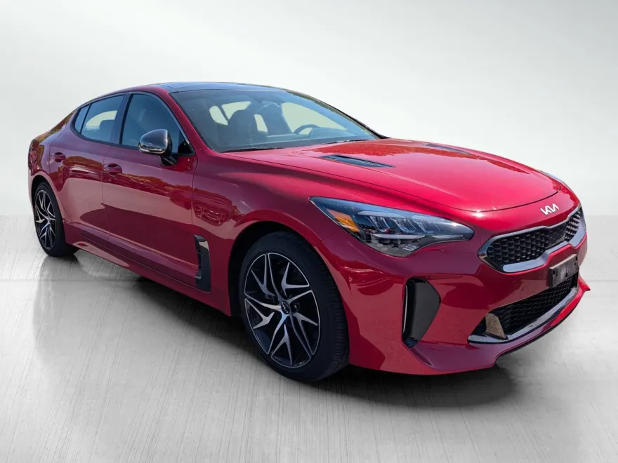 2023 Kia Stinger GT-Line photo 1