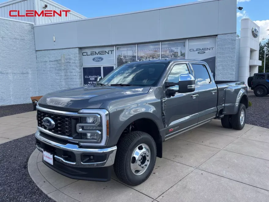 2026 Ford F-350 Lariat photo 1