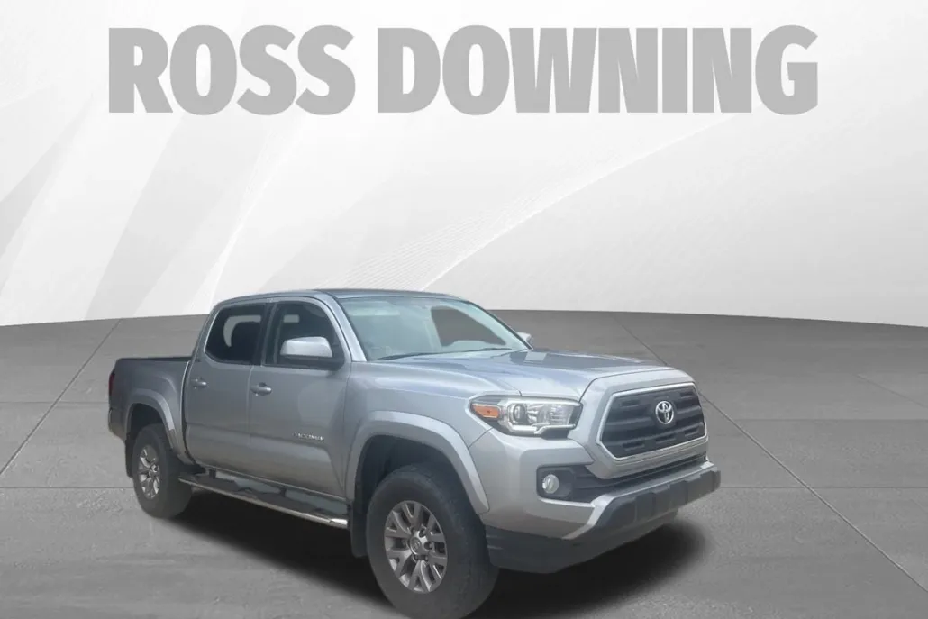 2017 Toyota Tacoma SR5 photo 1