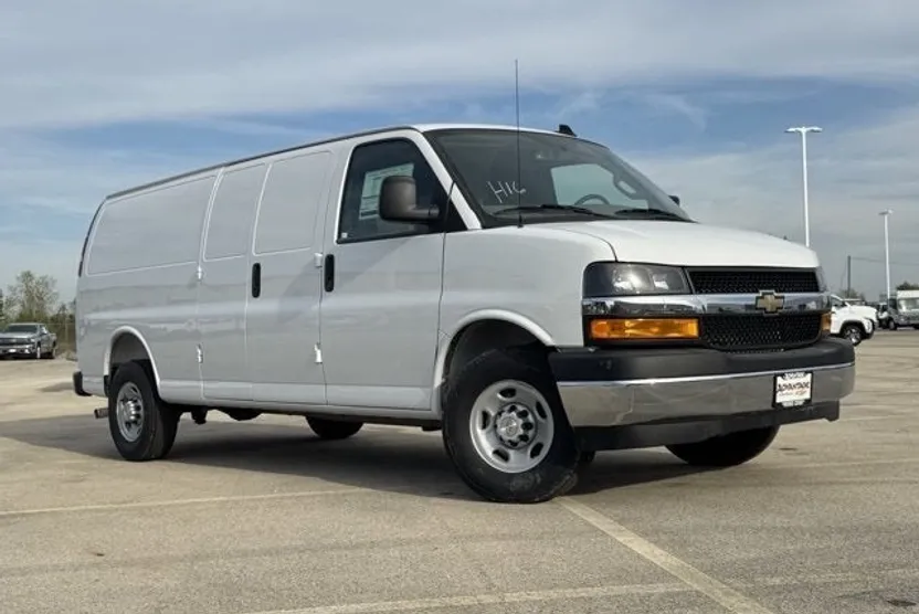2025 Chevrolet Express Cargo 2500 photo 1