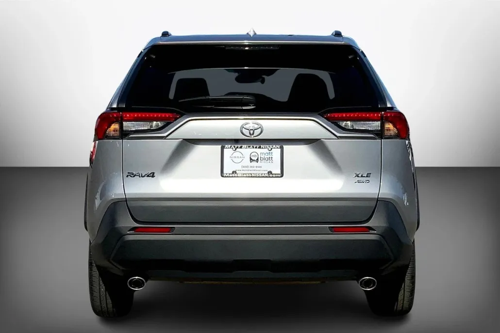 2022 Toyota RAV4 XLE Premium photo 1