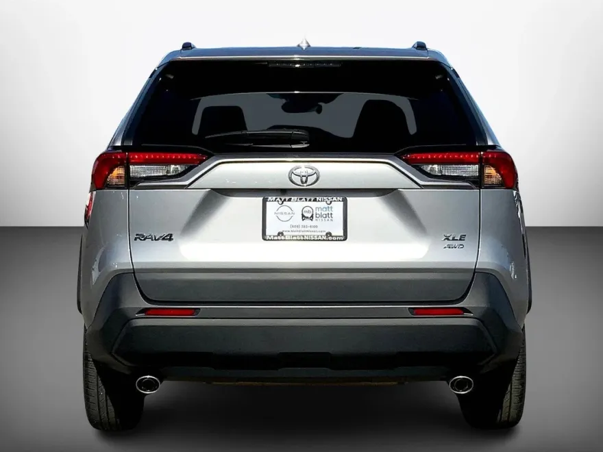 2022 Toyota RAV4 XLE Premium photo 1