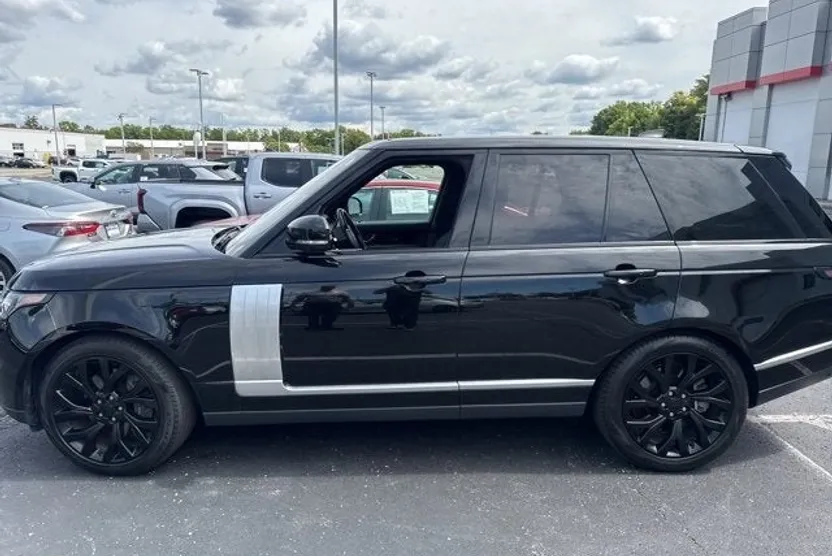 2021 Land Rover Range Rover photo 1