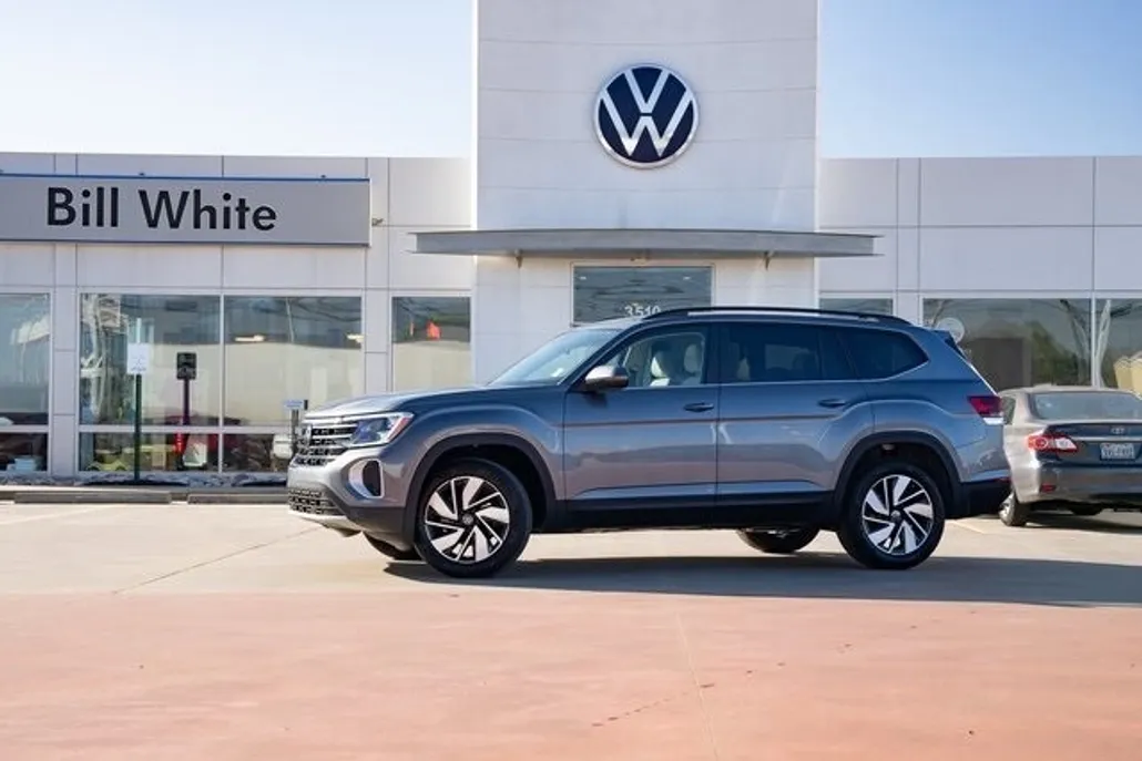 2025 Volkswagen Atlas SE Technology photo 1