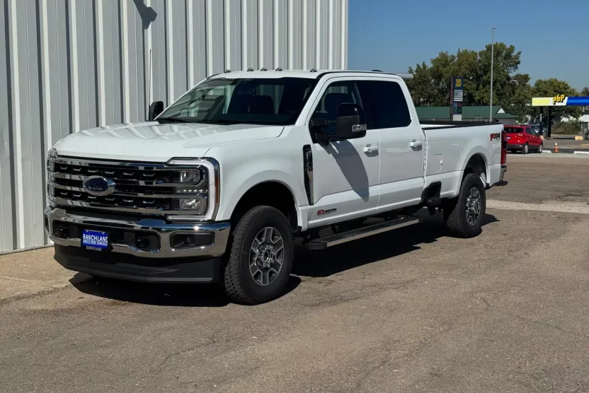 2026 Ford F-350 Lariat photo 1