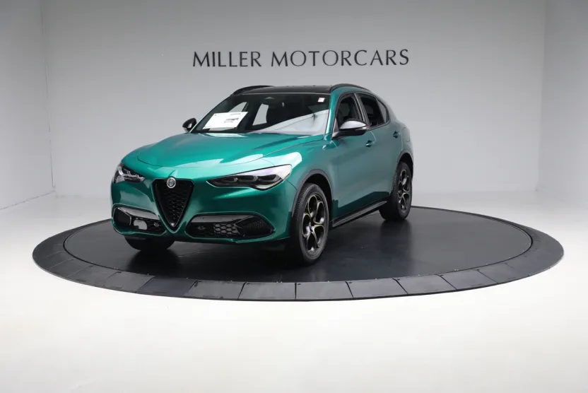 2025 Alfa Romeo Stelvio Sprint Base photo 1