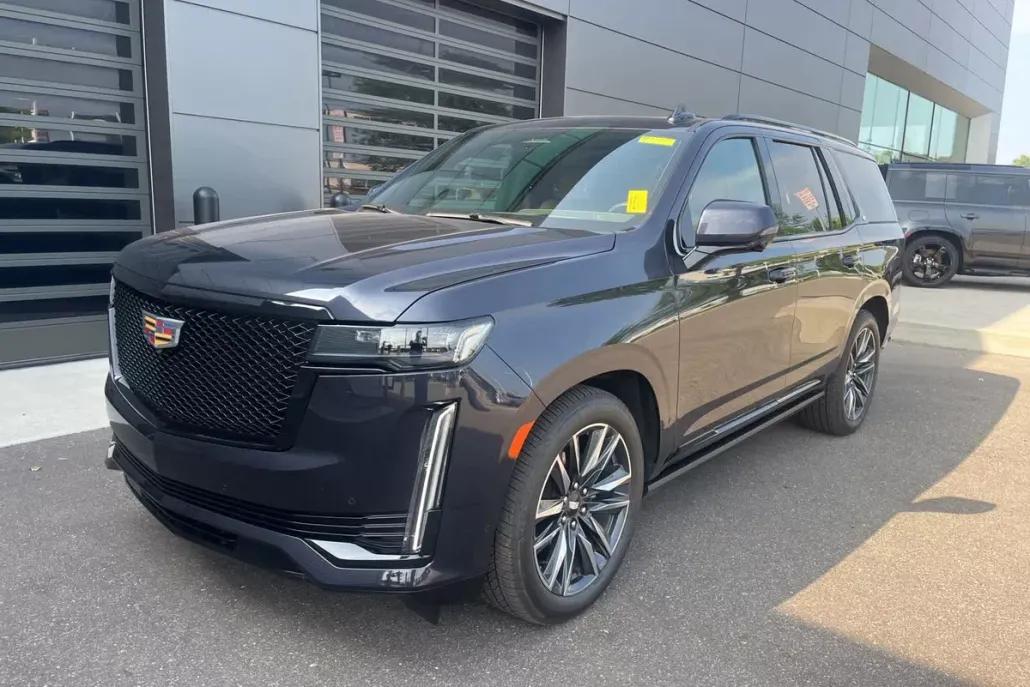 2023 Cadillac Escalade Sport photo 1