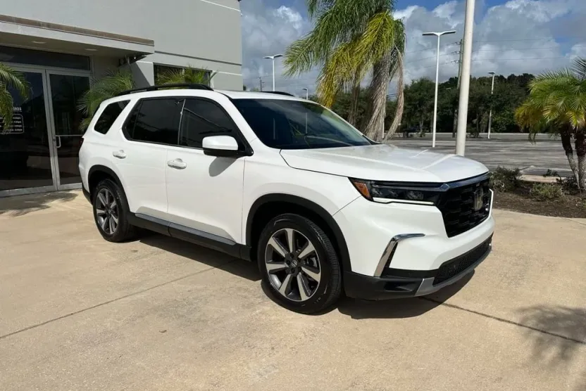 2024 Honda Pilot Elite photo 1