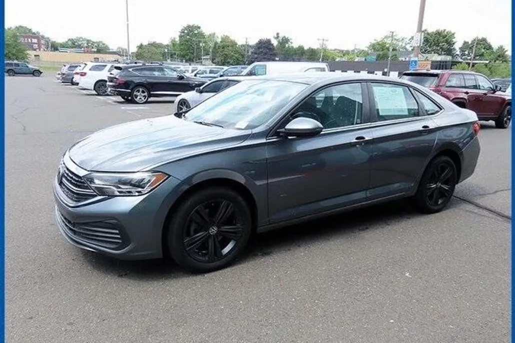 2022 Volkswagen Jetta 1.5T SE photo 1