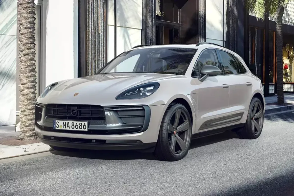 2025 Porsche Macan T photo 1
