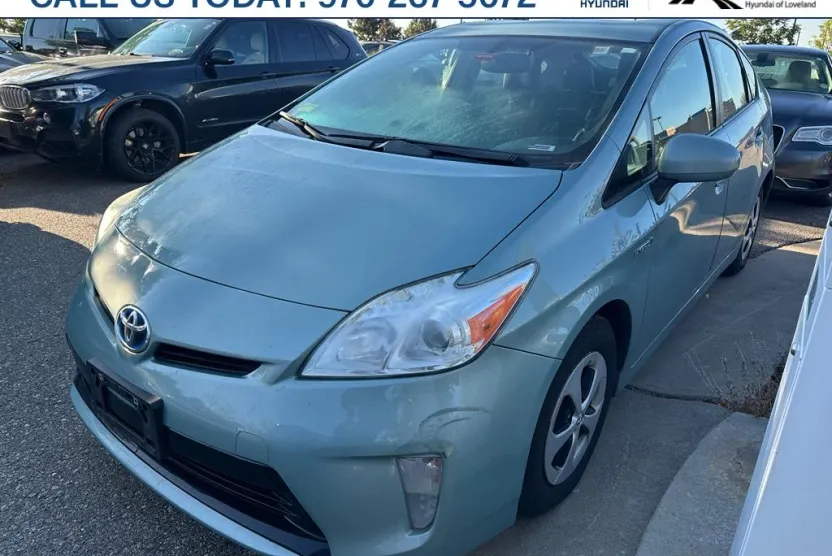 2013 Toyota Prius Four photo 1