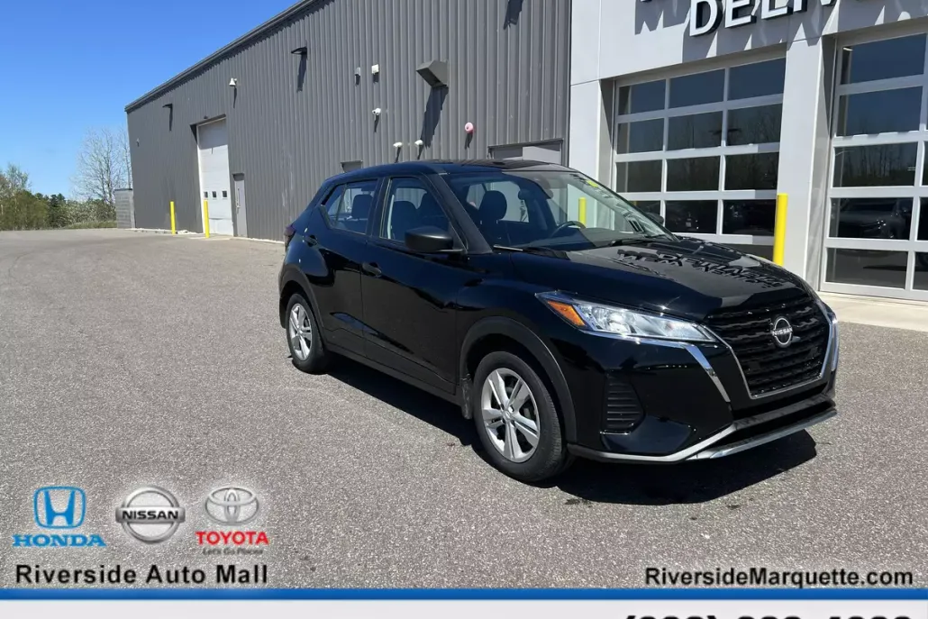 2023 Nissan Kicks S photo 1