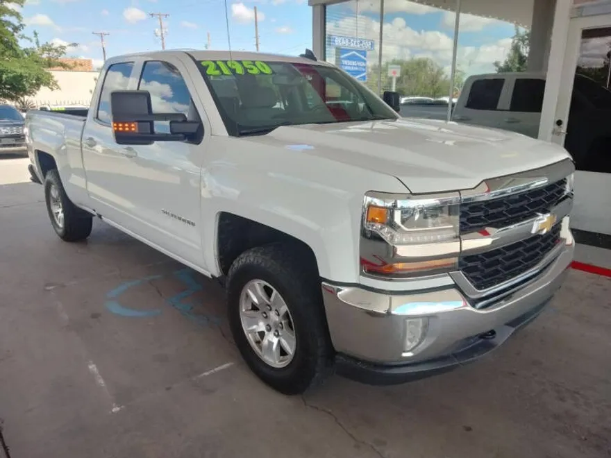 2018 Chevrolet Silverado 1500 LT photo 1