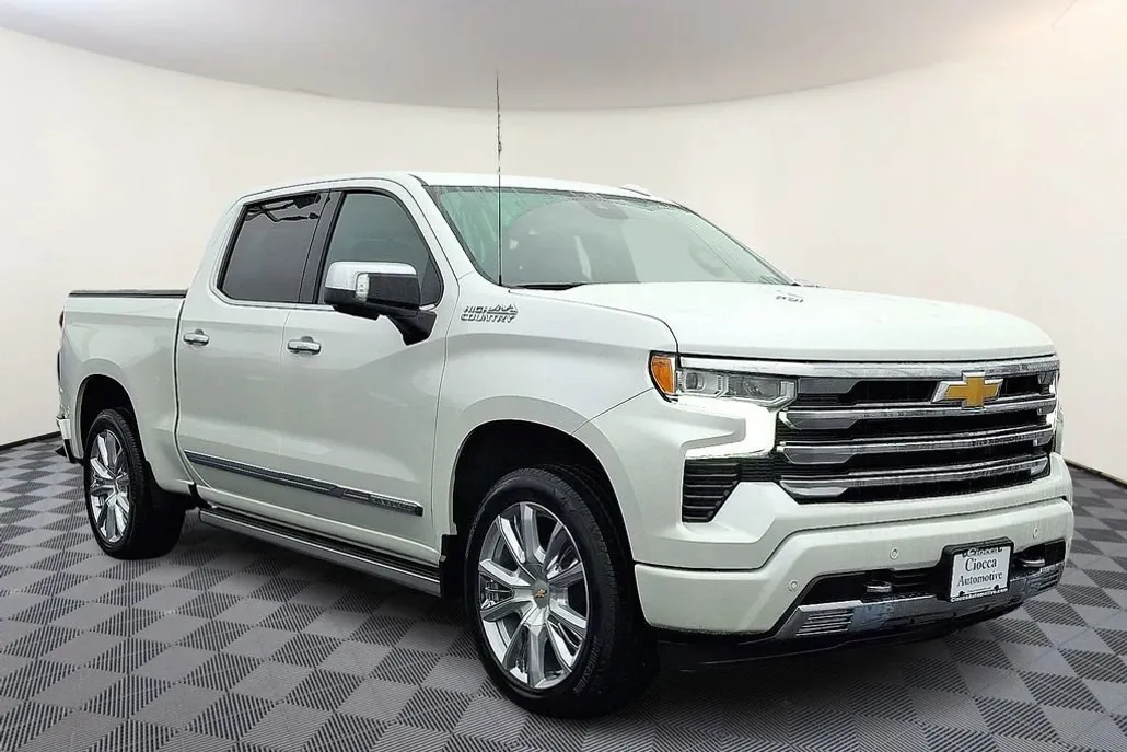 2025 Chevrolet Silverado 1500 High Country photo 1