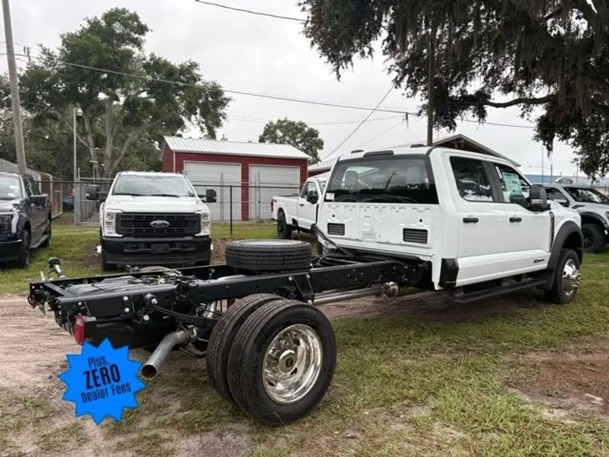 2025 Ford F-550 photo 1