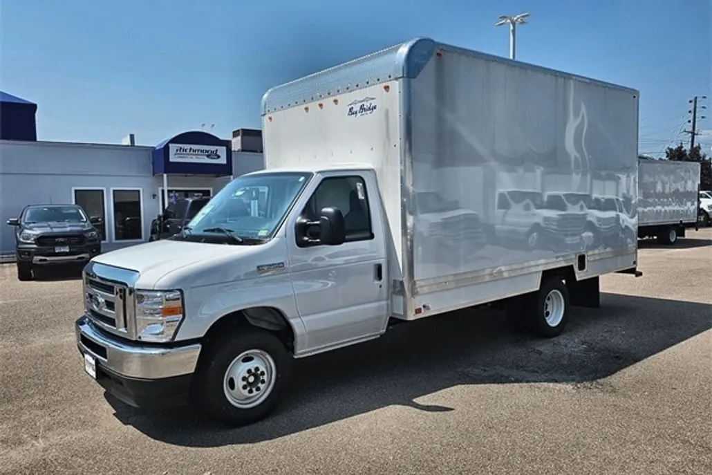 2025 Ford E-350 Base photo 1