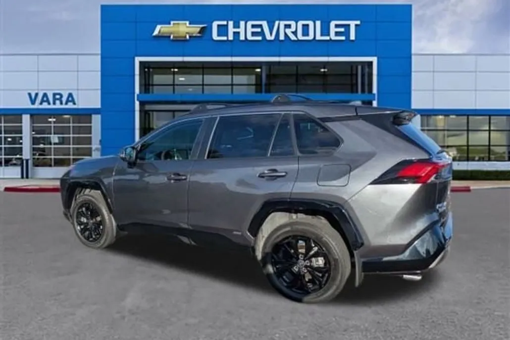 2023 Toyota RAV4 Hybrid SE photo 1