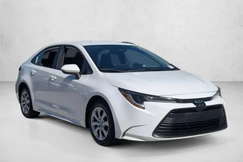 2023 Toyota Corolla LE photo 3