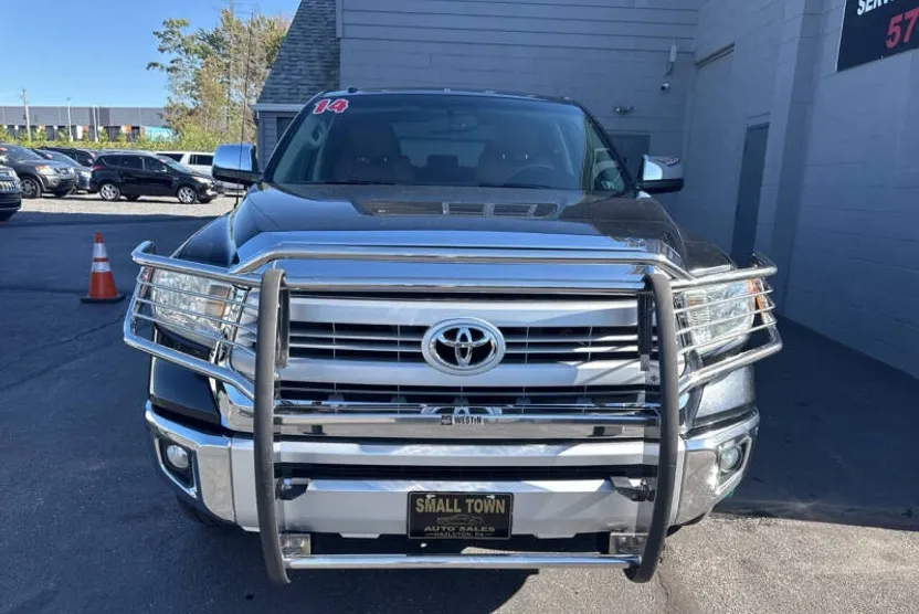2014 Toyota Tundra Platinum photo 1