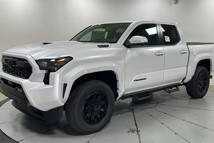 2025 Toyota Tacoma TRD Sport Double Cab photo 1