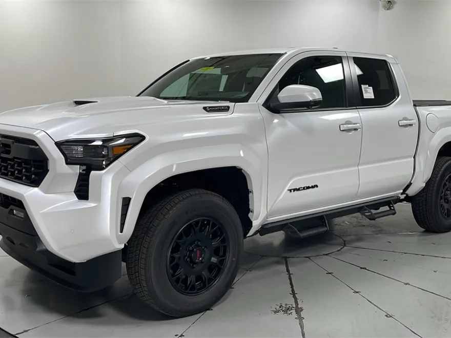 2025 Toyota Tacoma TRD Sport Double Cab photo 1