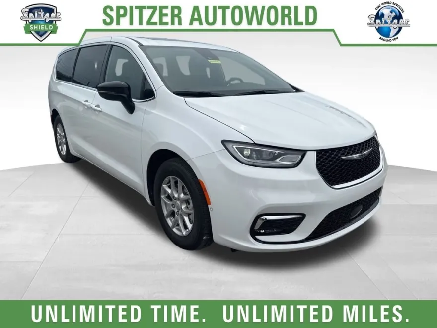2026 Chrysler Pacifica photo 1