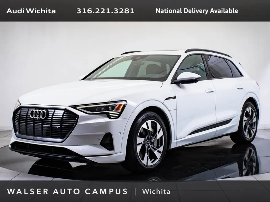 2022 Audi e-tron Premium photo 1