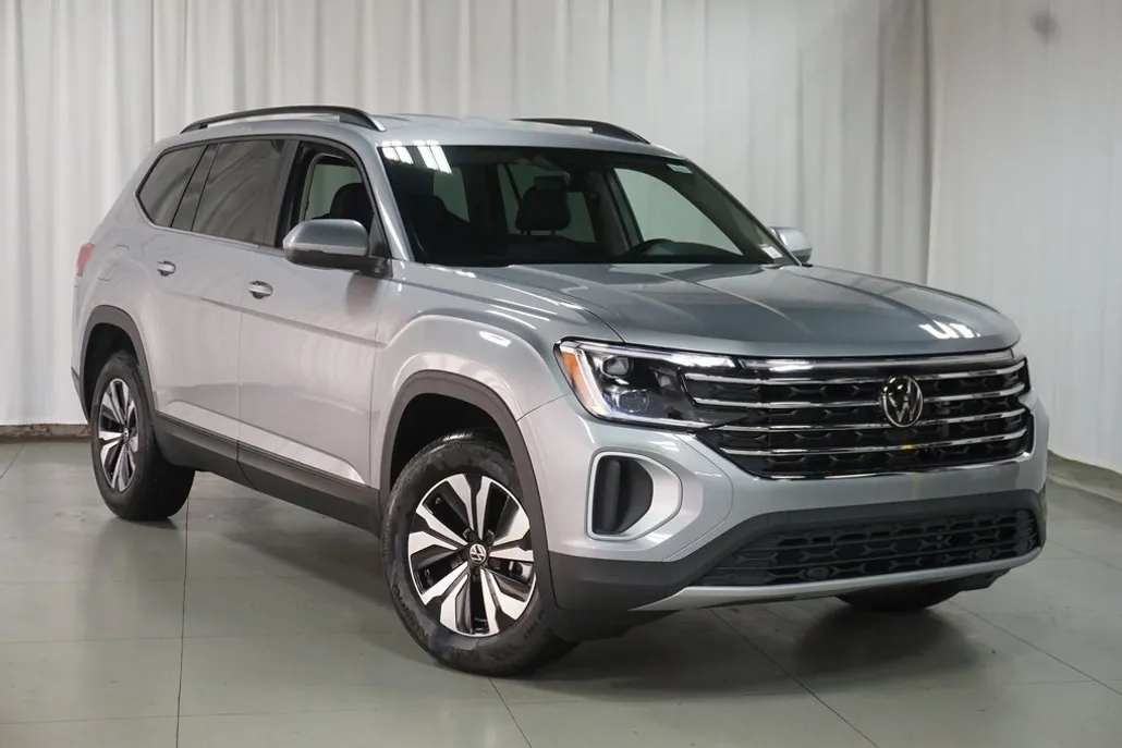 2026 Volkswagen Atlas SE photo 1