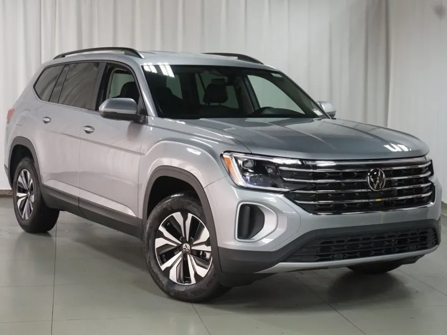 2026 Volkswagen Atlas SE photo 1