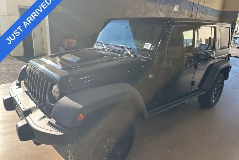 2013 Jeep Wrangler Unlimited Sahara photo 1
