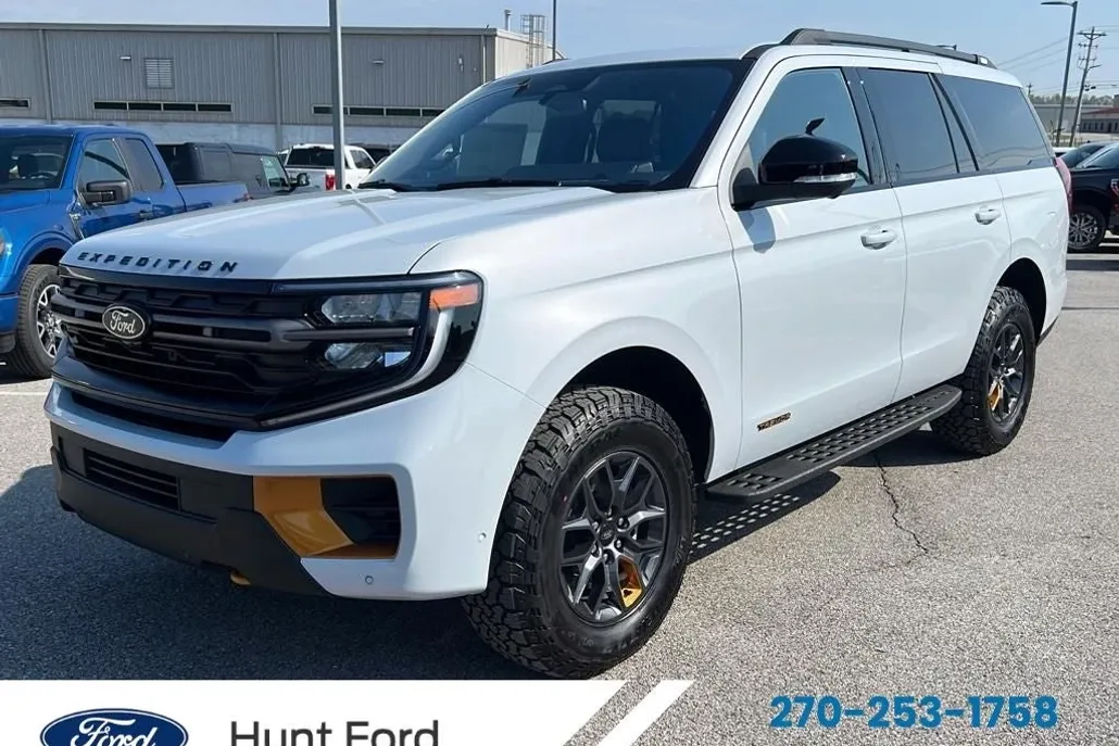 2025 Ford Expedition photo 1
