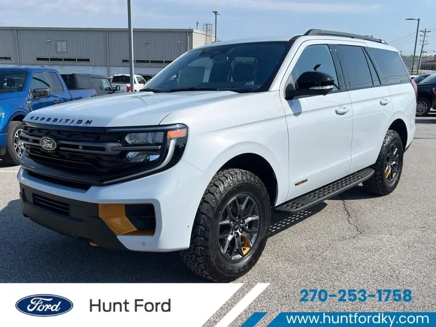 2025 Ford Expedition photo 1