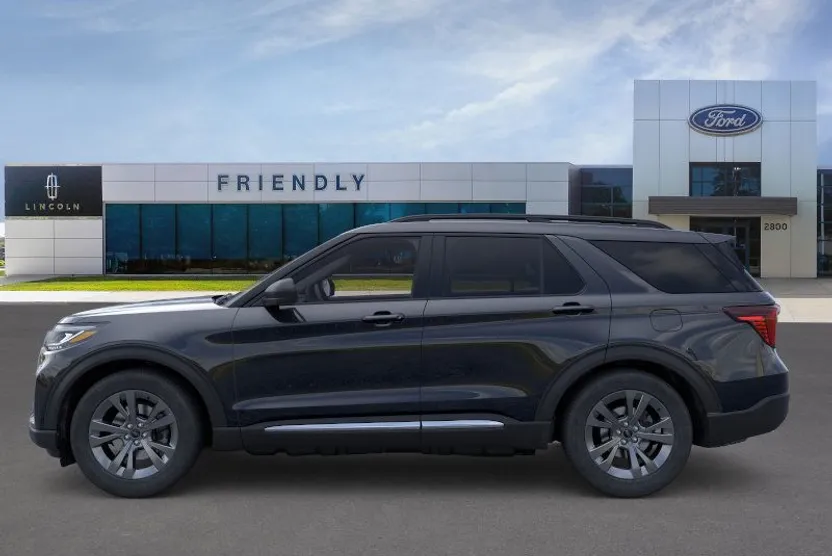 2025 Ford Explorer photo 1