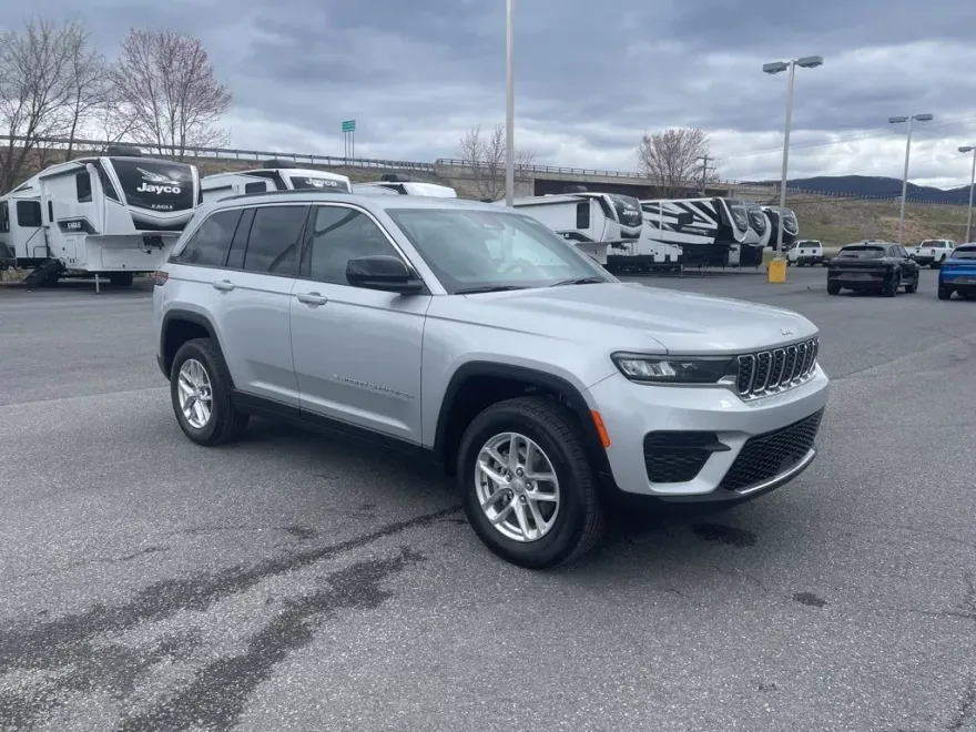 2025 Jeep Grand Cherokee Laredo X photo 1
