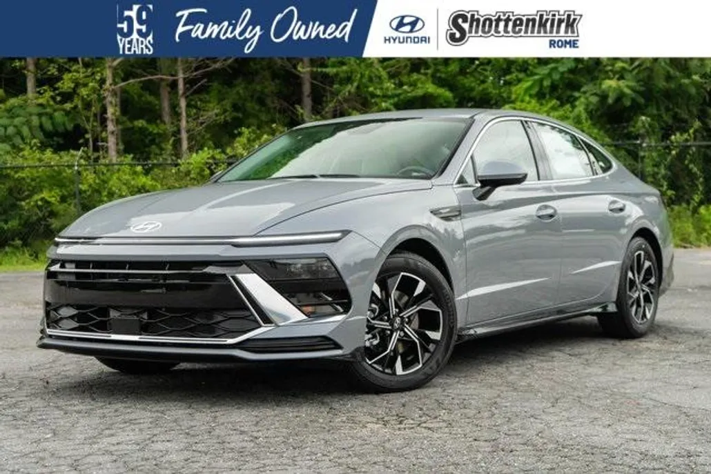 2025 Hyundai Sonata SEL photo 1