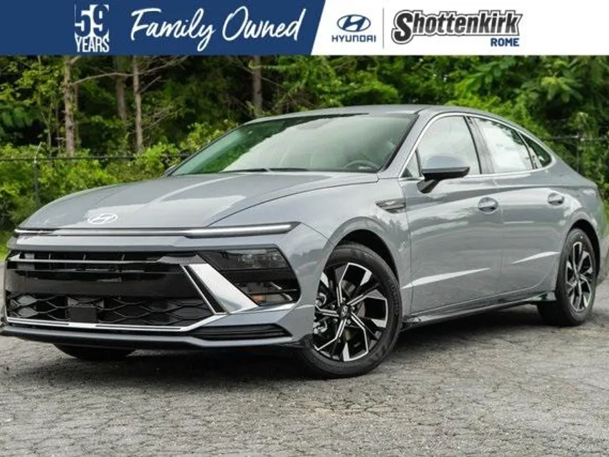 2025 Hyundai Sonata SEL photo 1
