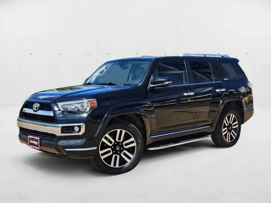 2018 Toyota 4Runner SR5 photo 1