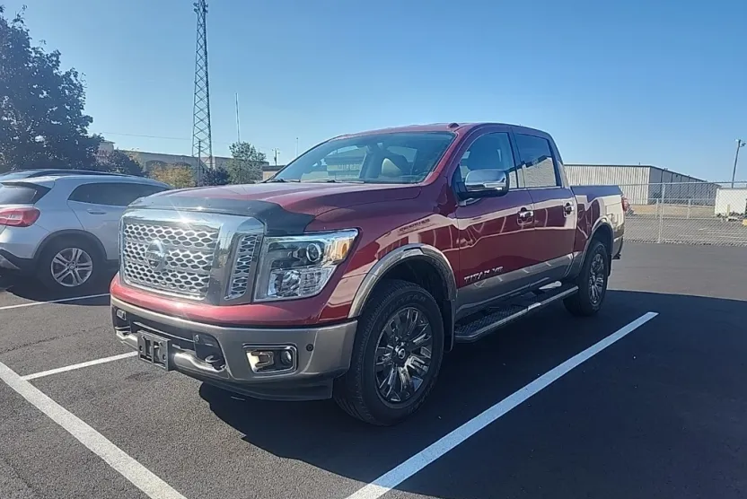 2019 Nissan Titan S photo 1