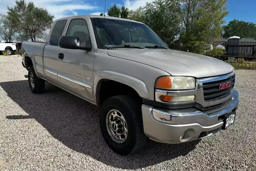 2005 Gmc Sierra SLT photo 1